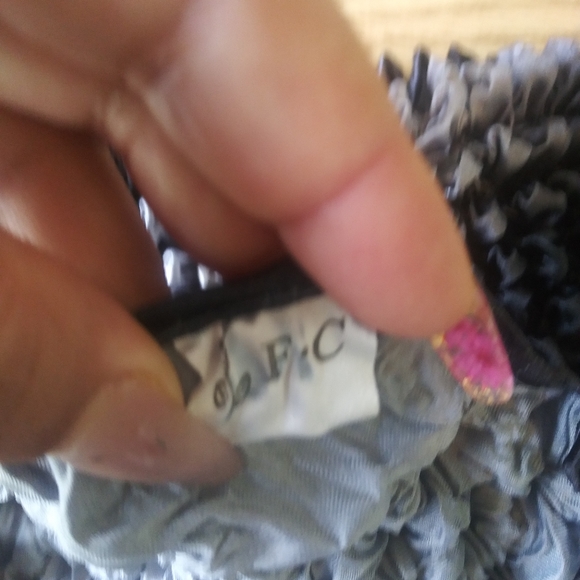 F.C women's top size XL gray with black used in go - Picture 6 of 7